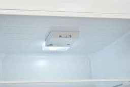 Fram FC-VRR341BDE++ Koel-vriescombinatie – Retro Design – 340 L – LED Verlichting – Vochtigheidsregeling – Mechanische Bediening – 5 Jaar Garantie – Crème — thumbnail 3