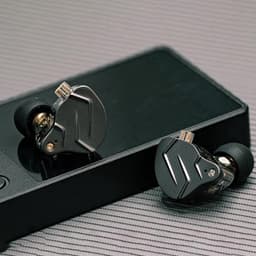 KZ ZSN PRO X - In-Ear Monitors - IEM - Muziek & Gaming Oortjes - Oordoppen - Verwisselbare Kabel - Hybride Drivers - Ergonomisch Design – Zwart — thumbnail 3