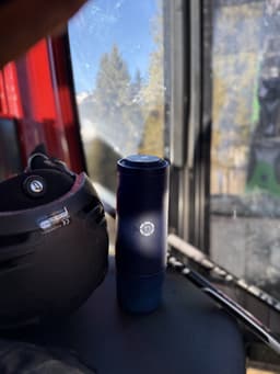 Nomious Prime Brew Draagbare Espressomachine – Zelfverwarmend Koffiezetapparaat voor Onderweg, Camping & Camper – Geschikt voor Nespresso® Capsules en Gemalen Koffie – USB-C Oplaadbaar — thumbnail 5
