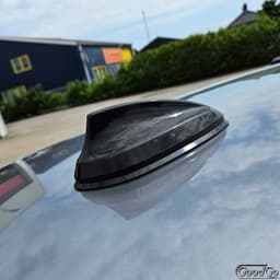 Simoni Racing haaienvin auto antenne Big Shark Fin in glanzend zwart ABS ter vervanging van antennespriet — thumbnail 4