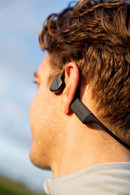 Golden Sound Bone Conduction - Sport oordopjes - Sporthoofdtelefoon - Draadloze oordopjes - Waterbestendig - Oortjes draadloos - Bone Conduction headphone - 32GB Interne geheugenkaart - Geschikt voor elke laptop en smartphone — thumbnail 2
