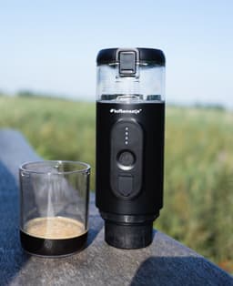 Koffiemaatje 125ml Draagbare Koffiemachine Zwart | 18 Bar | Oplaadbaar | Verwarmt Water | Nespresso Compatible Cups & Gemalen Koffie | USB Oplaadbaar | 12V & 220V | Espresso | Lungo | Ristretto | Geïntegreerd Kopje — thumbnail 3