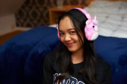 Squishmallows - Lola - draadloze kinderkoptelefoon - met pluche - microfoon - bluetooth — thumbnail 5