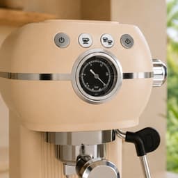 Motivai Espressomachine met Melkopschuimer - 1350W - Pistonmachine met Manometer - 800ml Waterreservoir - Cappuccino & Latte Maker - Matte Beige — thumbnail 5