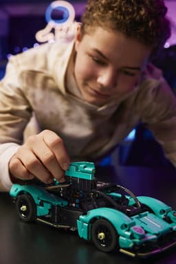 LEGO Technic - Aston Martin Valkyrie Constructiespeelgoed — thumbnail 3