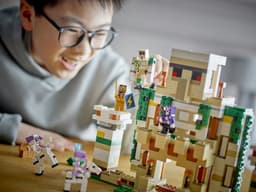 LEGO Minecraft Het ijzergolemfort- 21250 — thumbnail 1