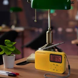 Caliber Draagbare Radio op Batterijen - Noodradio - Noodpakket Denk Vooruit - AM & FM - Koptelefoonaansluiting (HPG320Y) — thumbnail 3