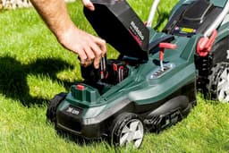 Accu Grasmaaier - Draadloze Maaier - Tuinonderhoud Gazon - Borstelloze Motor - 36 cm Snijbreedte - Zwart Groen — thumbnail 4