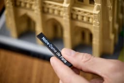 LEGO Architecture Notre-Dame van Parijs 21061 — thumbnail 4