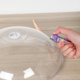 WENWELL Magnetron Splatter Cover voor Voedsel 12 inch, Grote Clear Magnetron Splash Guard Fornuis deksel met handvat, Schotel schaal Plaat Serveerhoes Thuis Keuken Essentieel, BPA-vrij, Saft Plastic — thumbnail 3