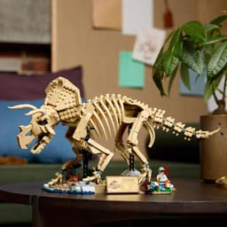 LEGO Jurassic World - Dinosaurusfossielen: Triceratops Constructiespeelgoed — thumbnail 2