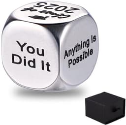 Afstudeerbeslissingsdobbelstenen, 1,5 cm, klas van 2025, dobbelstenen met inspirerende woorden, metalen cadeau voor positieve ondersteuning, afstudeerfeestdecoraties voor haar en hem, schooldiploma-uitreiking — thumbnail 1