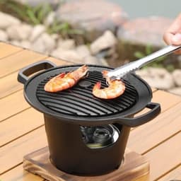 Japanse BBQ Grill - Traditionele Hibachi Grill in Gietijzer - Kleine Draagbare Barbecue voor Binnenshuis en Buiten - Met Onderstel - Snel Verhit en Eenvoudig Schoon te Maken (Zwart) — thumbnail 3