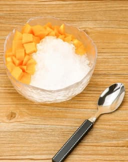 Draagbare handmixer - 300 ml - Handmatige bediening - Geschikt voor thuis, op reis en buitenshuis. Mixer met vriesvorm. — thumbnail 4