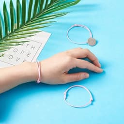 50 stuks handgemaakte Koreaanse gewaxte polyester armbanden in roze, verstelbaar en ideaal als vriendschapsarmbanden voor dagelijks draagcomfort — thumbnail 3