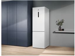 Electrolux LNC7ME32W2 Vrijstaand 330 l Wit — thumbnail 3