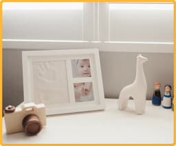Frummel Baby Fotolijstje met Klei Afdruk (Gipsafdruk baby) - Beter dan gips afdruk - Klei Afdruk Baby Voet en Hand - Kraamcadeau Meisje / Kraamcadeau Jongen - Babyshower — thumbnail 5