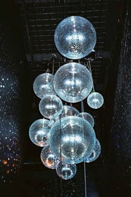 KIMU® Discobal zonder Motor Ø 50 cm Professioneel - Discobol Groot Zilver Spiegeltjes 10x10mm - Spiegelbol Disco Bal Bol - Feest Feestje Discolamp Decoratie Space Glitters Festival — thumbnail 5