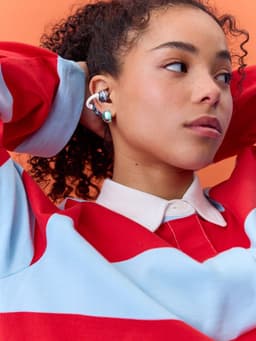 JBL Soundgear Clips 2025 Open-ear Draadloze oordopjes Wit — thumbnail 4