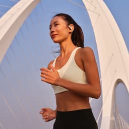Shokz OpenFit 2 Open-ear Sporthoofdtelefoon – Draadloze Oordopjes – Beige — thumbnail 5