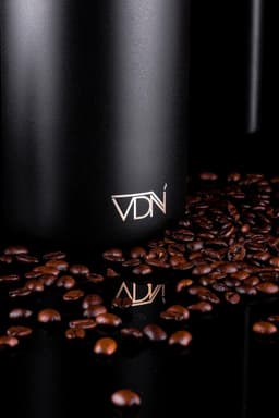 VDN French Press Cafetiere 0.7L - Dubbelwandige RVS Koffiemaker - Koffiepers voor 4-5 Kopjes - Zwart — thumbnail 2