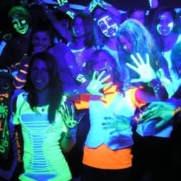 Blacklight - BeamZ UV blacklight spaarlamp met E27 fitting — thumbnail 2
