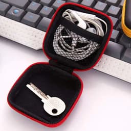 Oortjes Opberg Hoesje | Case | Etui | Organizer | Voor Het Opbergen Van Oordopjes En Laadkabels | Opbergen Van Sleutels | USB | ROOD — thumbnail 2