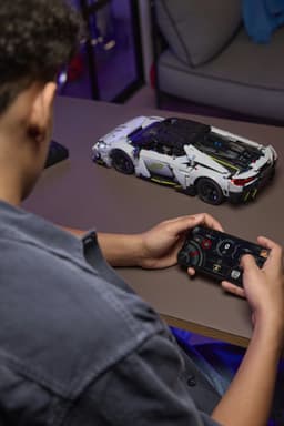 Lego Technic 42214 Lamborghini Revuelto Supersportwagen Bouwstenen — thumbnail 5