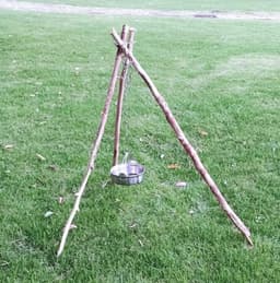 Draagbare Camping Tripod Set voor Koken boven Vuur, RVS Accessoires met Verstelbare Kettinghaak en Buitenkeuken Stand voor Avontuurlijke Kookervaringen — thumbnail 2