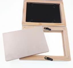 Allecto - Baby Handafdruk Voetspoor Fotolijst Kit voor Jongens en Meisjes - Perfecte Baby Douchegift - EN71 Speelgoedtest Geslaagd - Niet-giftig - Kindveilig - Roze Premium Klei & Witte Houten Lijsten. — thumbnail 3