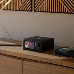 NAD C700V2 Zeer Uitgebreide Compact Versterker met Muziekstreamer — thumbnail 3