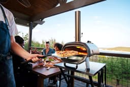 Ooni Karu 2 hout- en houtskoolgestookte pizzaoven — thumbnail 4