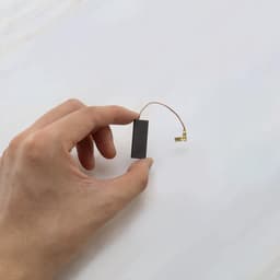 JHUBERS- Koolborstels 2 Pairs - Vervanging voor Grasmaaier - 29x11.2x6.2mm - Compatibel met Flymo/Dewalt - Hoge sterkte - Lange levensduur - Koolborstel — thumbnail 4