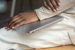 Microsoft Surface Laptop 3 Intel® Core™ i5 i5-1035G7 34,3 cm (13.5") Touchscreen 8 GB LPDDR4x-SDRAM 256 GB SSD Wi-Fi 6 (802.11ax) Windows 10 Home Platina — thumbnail 1