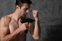 Melissa Massage Pistool - Massage Gun - Oplaadbaar via USB - 4 Massagekoppen inbegrepen - Massagepistool 16770047 - Zwart — thumbnail 4