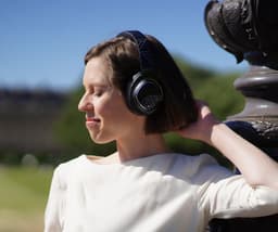 PowerLocus MoonFly Koptelefoon Over-Ear met Passief Noise Cancelling, Draadloze Hoofdtelefoon, Voice Assistant Activation - Zwart/Grijs — thumbnail 2