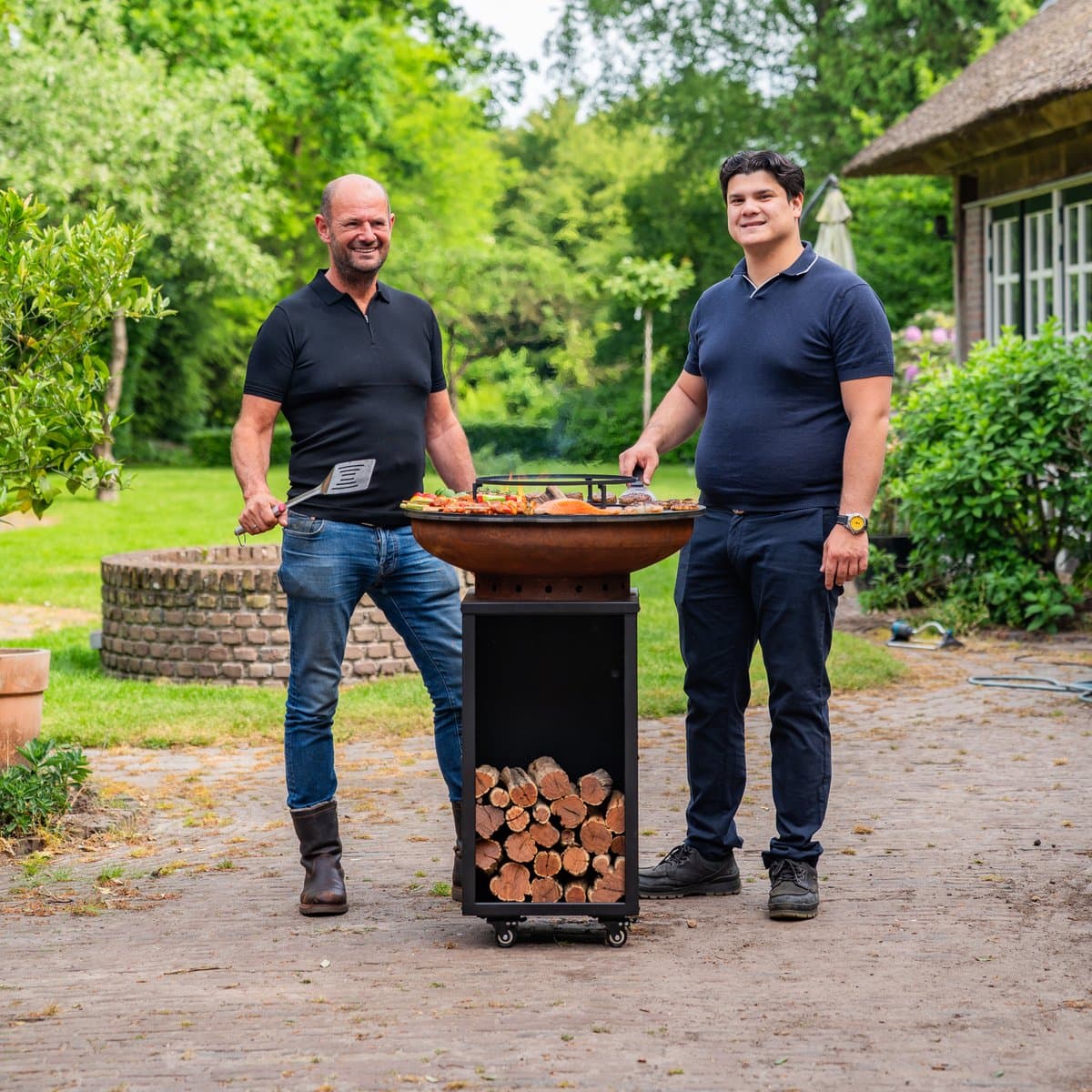 RJRoyal Living Plancha grill BBQ Camarada corten grillring met en houtopslag vuurschaal buitenkeuken grillring cortenstaal Barbecue — afbeelding 1