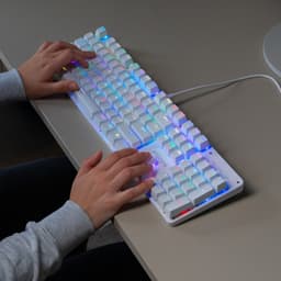 getcetera Gaming Keyboard 104 Keys – Blue Switches – RGB – Wit – Bedraad – USB-A – Numeriek Keypad – Anti-Ghosting — thumbnail 5