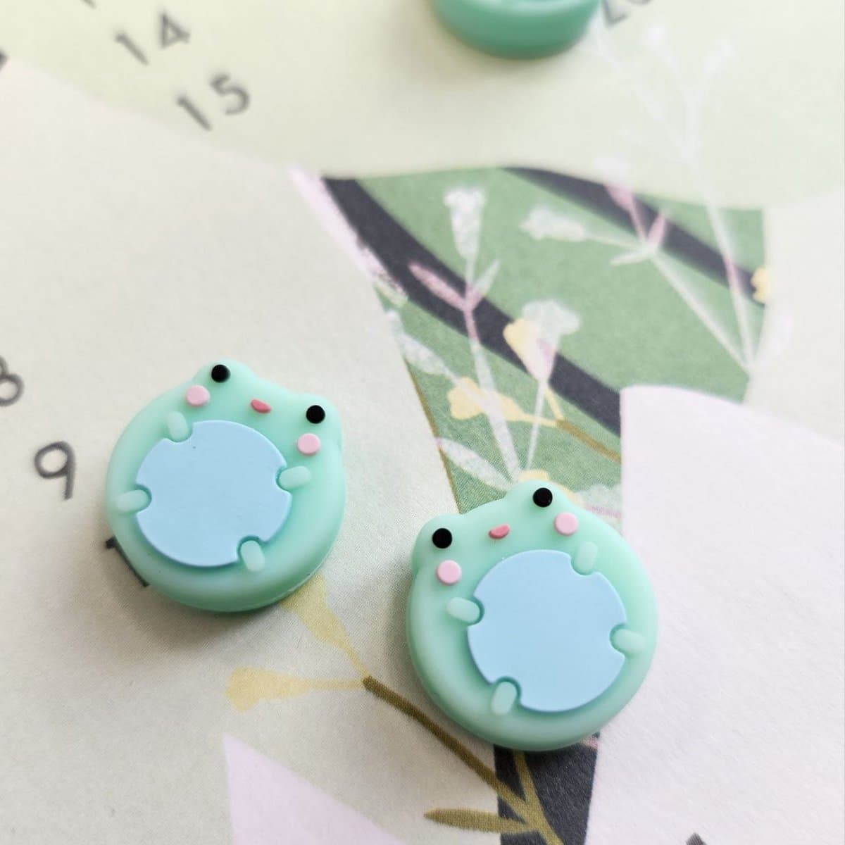 Kikker Thumb Grips - Twee Joycon dopjes - geschikt voor Nintendo Switch, Lite, Oled - Schattig Cute Mooi — afbeelding 1