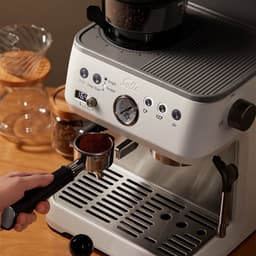 Solis Grind & Infuse Perfetta Pistonmachine Bundel - Espressomachine inclusief Uitklopbak en Tampingmat - Wit — thumbnail 4
