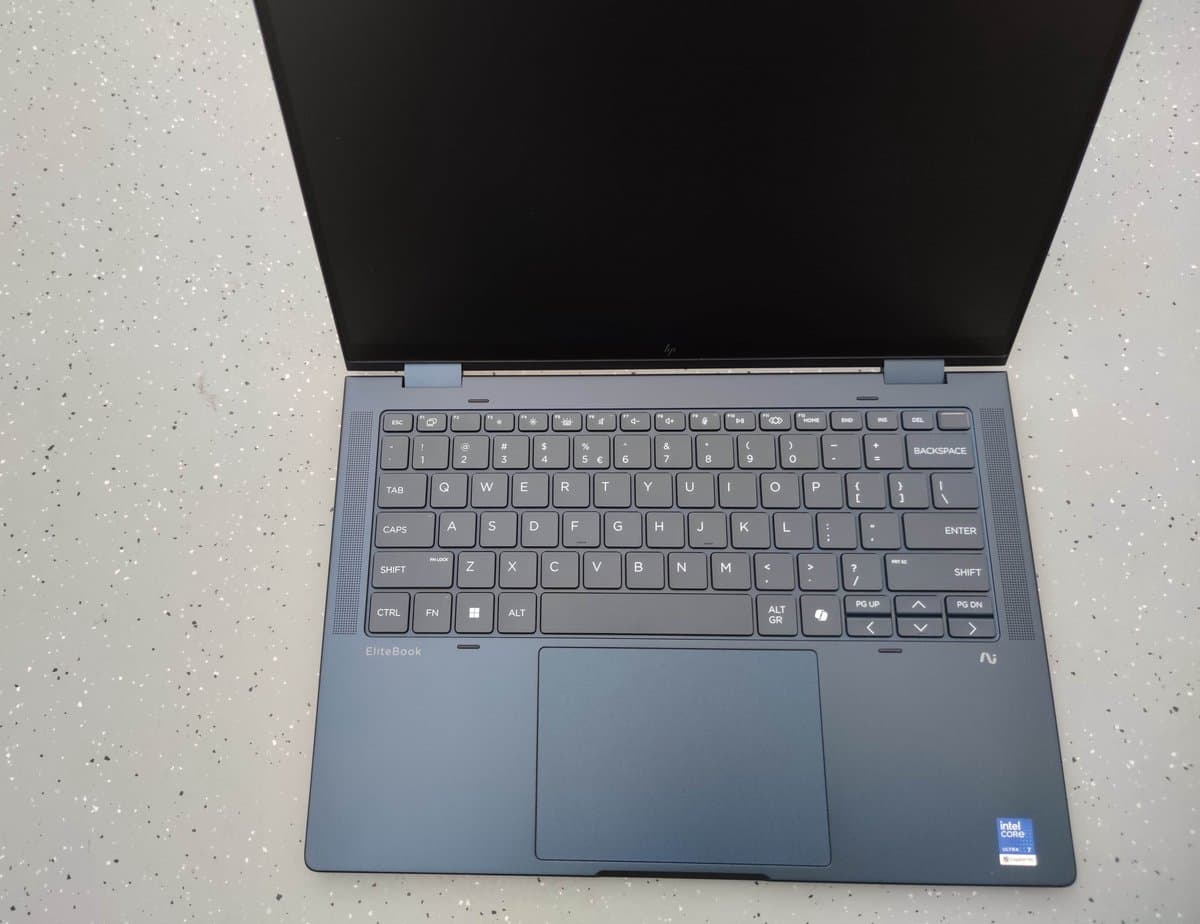 HP Pavilion 16-af0053nb Intel Core Ultra 7 155U Laptop 40,6 cm (16") 2K 16 GB LPDDR5x-SDRAM 1 TB SSD Wi-Fi 6E (802.11ax) Windows 11 Home AI PC Zilver — afbeelding 1