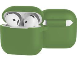 Case - Geschikt voor Apple AirPods 5 - Siliconen Hoes met Clip - Silicone Hoesje Cover - Donkergroen
