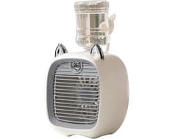 Nachtlampje - USB - in - Luchtbevochtiger en LED Lamp - 3 - 1 Mini Bureauventilator - Luchtkoeler met Verneveling en Nachtlampje - oplaadbare Tafelventilator met 3 Snelheden - Grijs