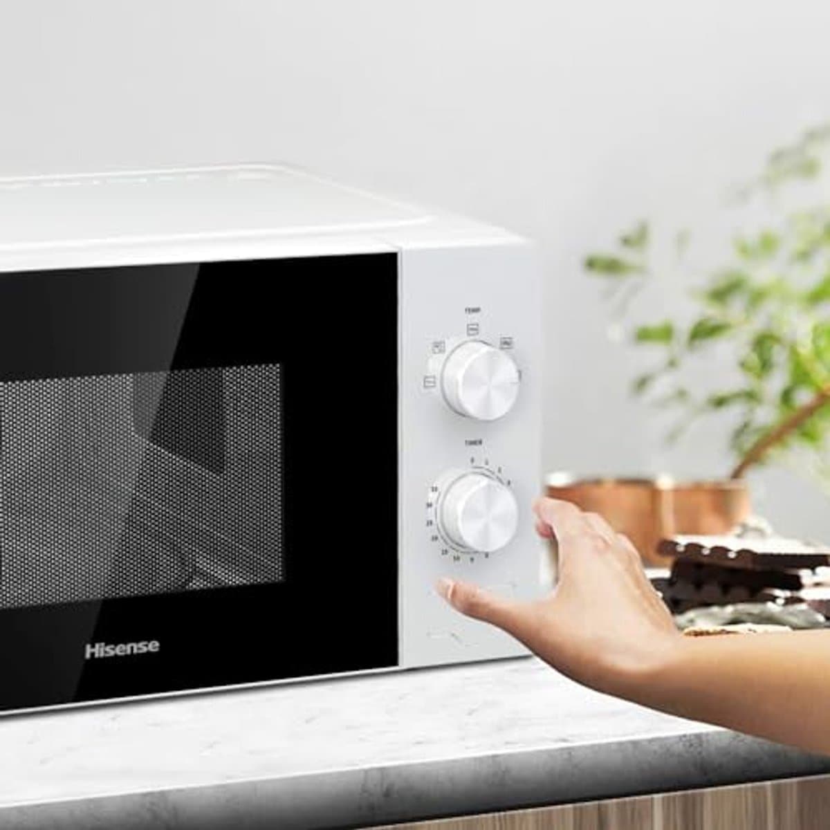 Magnetron 700 W met 20 l capaciteit, meerfasekookplaat, 5 standen en ontdooifunctie — afbeelding 1
