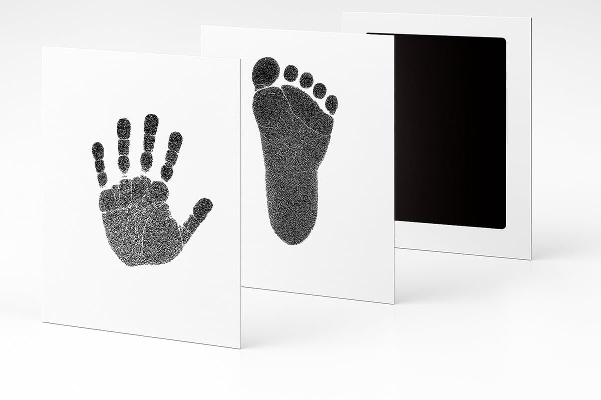 Baby handafdruk en voetafdruk fotokaartje - Baby cadeau - Zwart - Gipsafdruk alternatief! - Eenvoudig schoonmaken - incl. 2 witte kaartjes — afbeelding 1