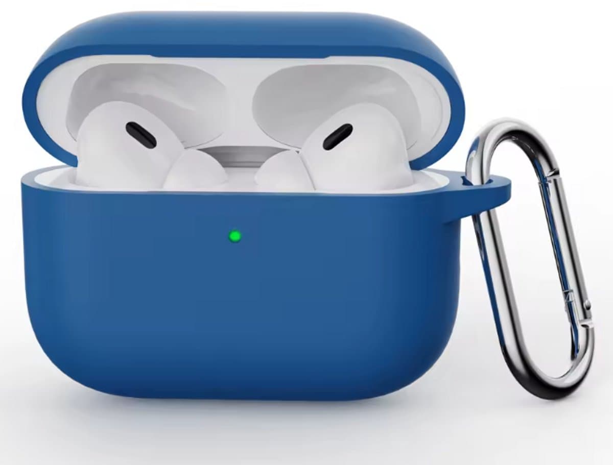 Hoesje Geschikt voor AirPods Pro 3 - Donker Blauw - Casemania Liquid Siliconen Bescherm Hoes met Bevestigingslus & Karambijnhaak — afbeelding 1