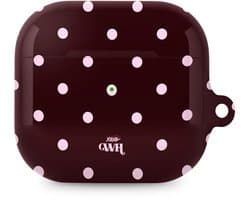 xoxo Wildhearts hoesje geschikt voor AirPods 5 - Polka Dots (Burgundy) - Ook als telefoonhoesje verkrijgbaar - schokbestendige case - koptelefoonhoesje - Beschermhoes met stippenpatroon - Bordeauxrood met witte stippen