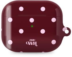 xoxo Wildhearts hoesje geschikt voor AirPods Pro 3 - Polka Dots (Burgundy) - Ook als telefoonhoesje verkrijgbaar - schokbestendige case - koptelefoonhoesje - Beschermhoes met stippenpatroon - Bordeauxrood met witte stippen