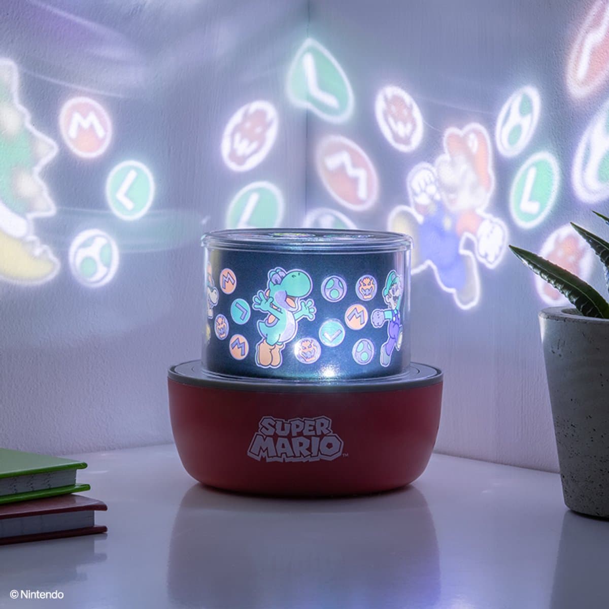 Super Mario Projection Light – Officieel Gelicentieerde Nintendo Projectorlamp met Verwisselbare Scènes & Kleureffecten- Paladone — afbeelding 1