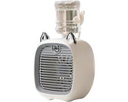 USB - in - Luchtbevochtiger en LED Lamp - 3 - 1 Mini Bureauventilator - Luchtkoeler met Verneveling en Nachtlampje - oplaadbare Tafelventilator met 3 Snelheden - Grijs